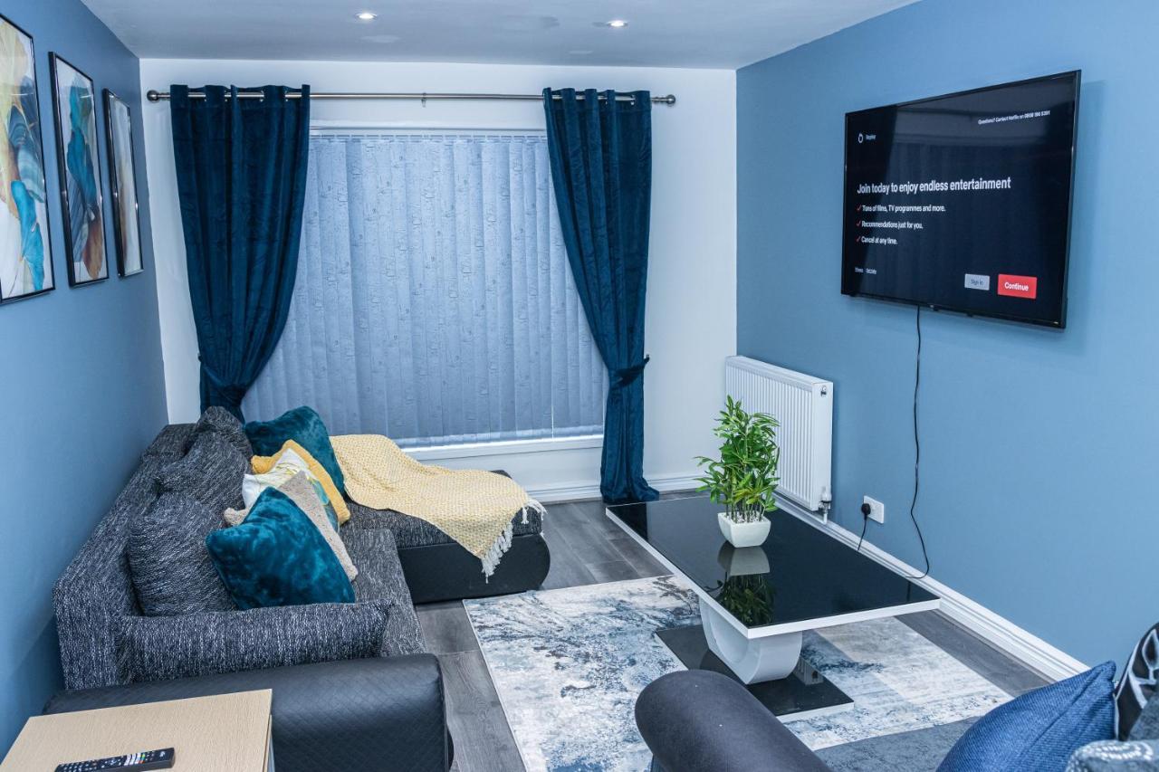 Lush Lodge -Home Away In Telford, For Contractors, Families, Group Of Friends, Long Term Stays エクステリア 写真