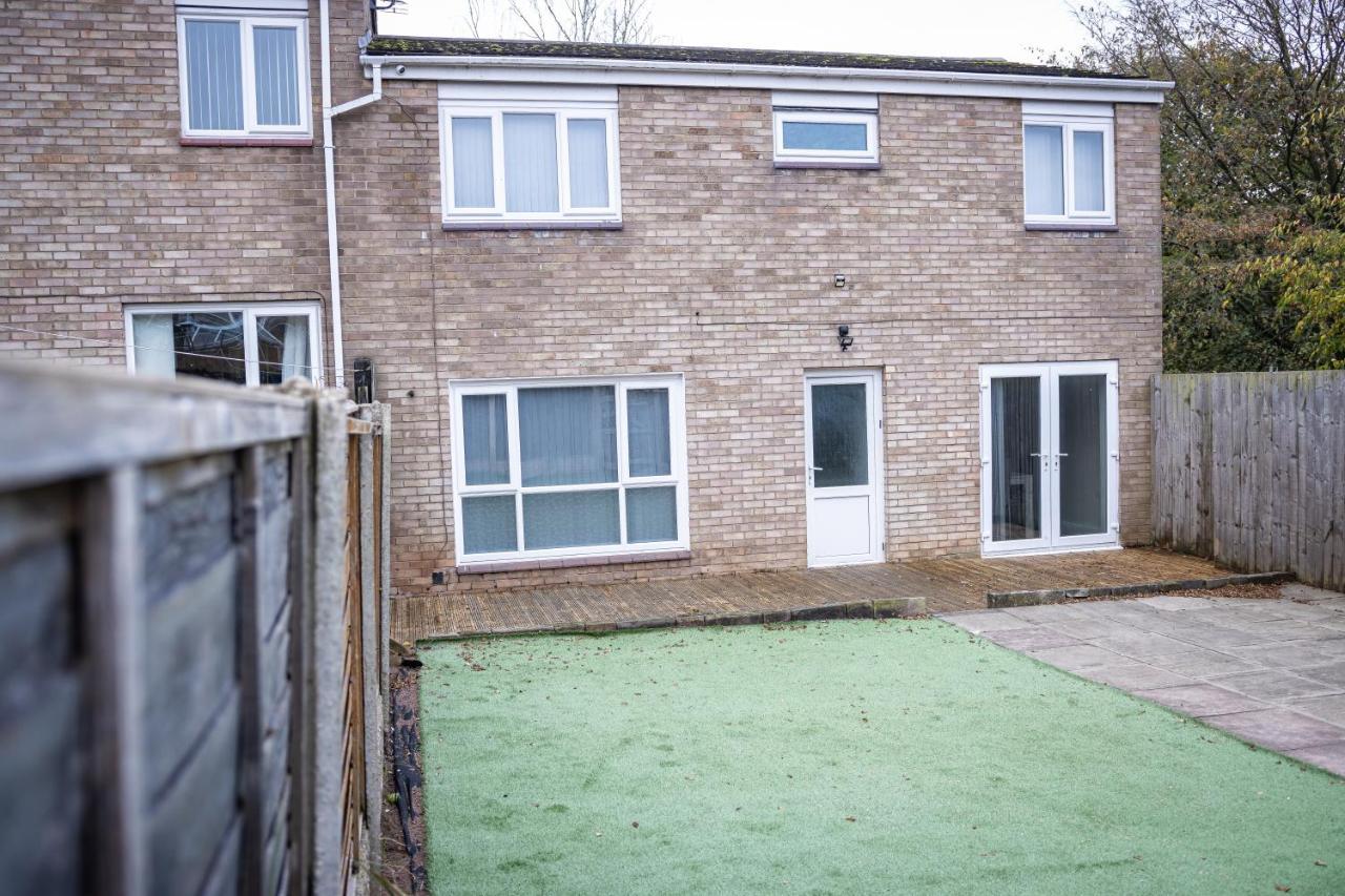 Lush Lodge -Home Away In Telford, For Contractors, Families, Group Of Friends, Long Term Stays エクステリア 写真